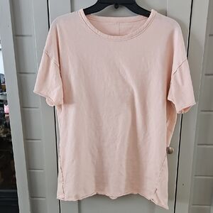 #120 American Eagle Outfitters Blush Raw Short Sleeve T SZ XS PTP 22